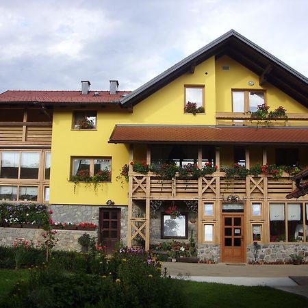 Vila Tourist Farm Ob Izviru Krupe Semic Exteriér fotografie