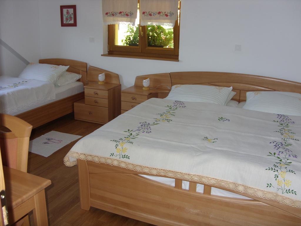 Vila Tourist Farm Ob Izviru Krupe Semic Pokoj fotografie