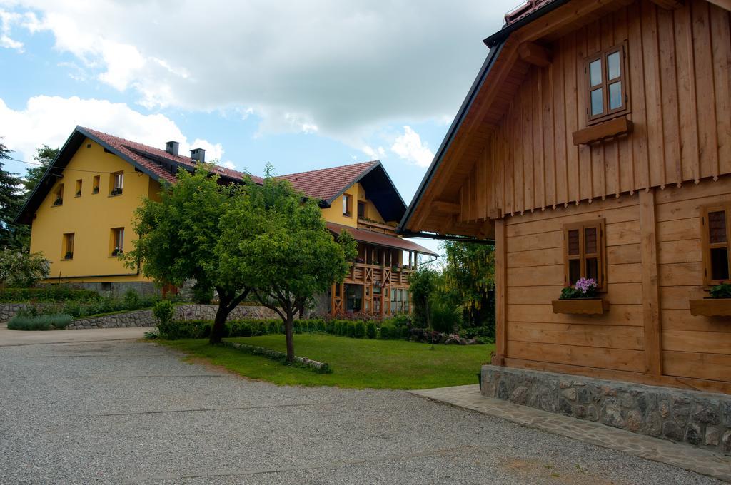 Vila Tourist Farm Ob Izviru Krupe Semic Exteriér fotografie